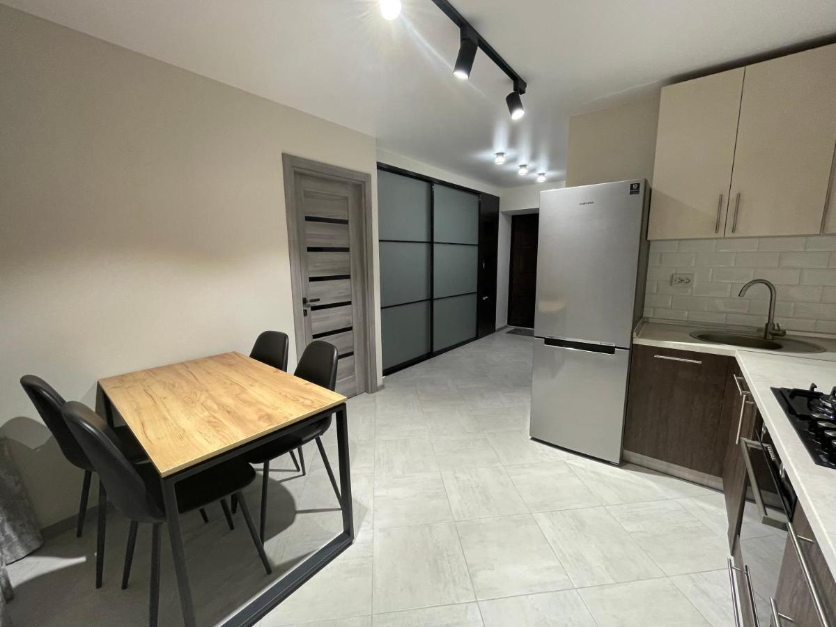 Apartment стильна в новому будинку, поряд центр та р. дніпро Cherkasy